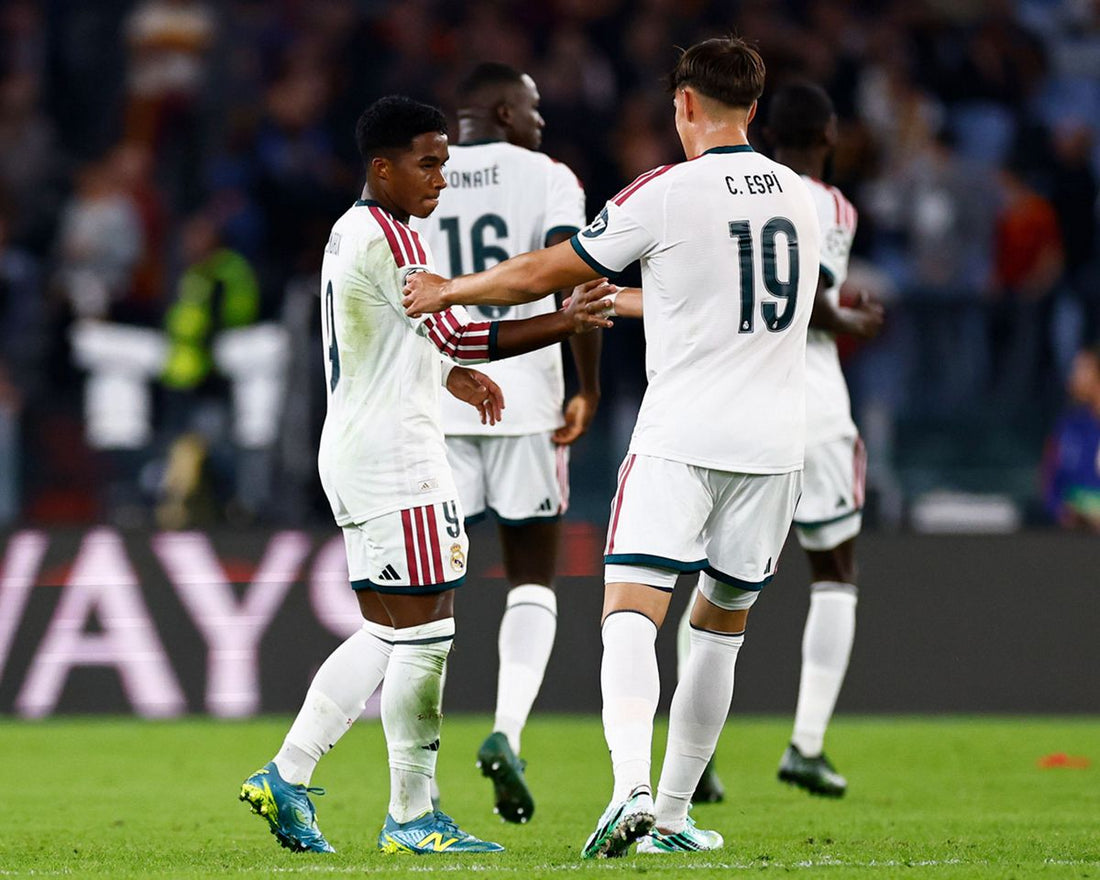 Endrick ve Carlos Espí, Real Madrid’in 14 Ekim 2026 Roma maçında birlikte seviniyor