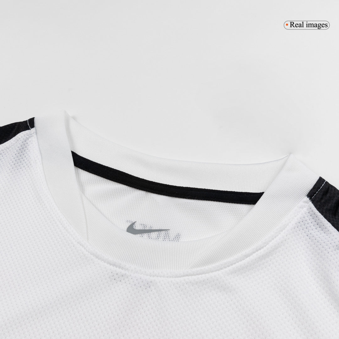 Retro Manchester United 2010/11 Deplasman Forması